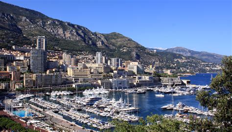 Oct 25, 2020 · Monte Carlo operates a bus service, the Compagnie des Autobus Monaco, through the city's five bus routes (somewhat confusingly labeled 1, 2, 4, 5 and 6) which serves 143 stops. The service usually starts at around 6 in the morning and runs right through until about 9 o'clock at night. 